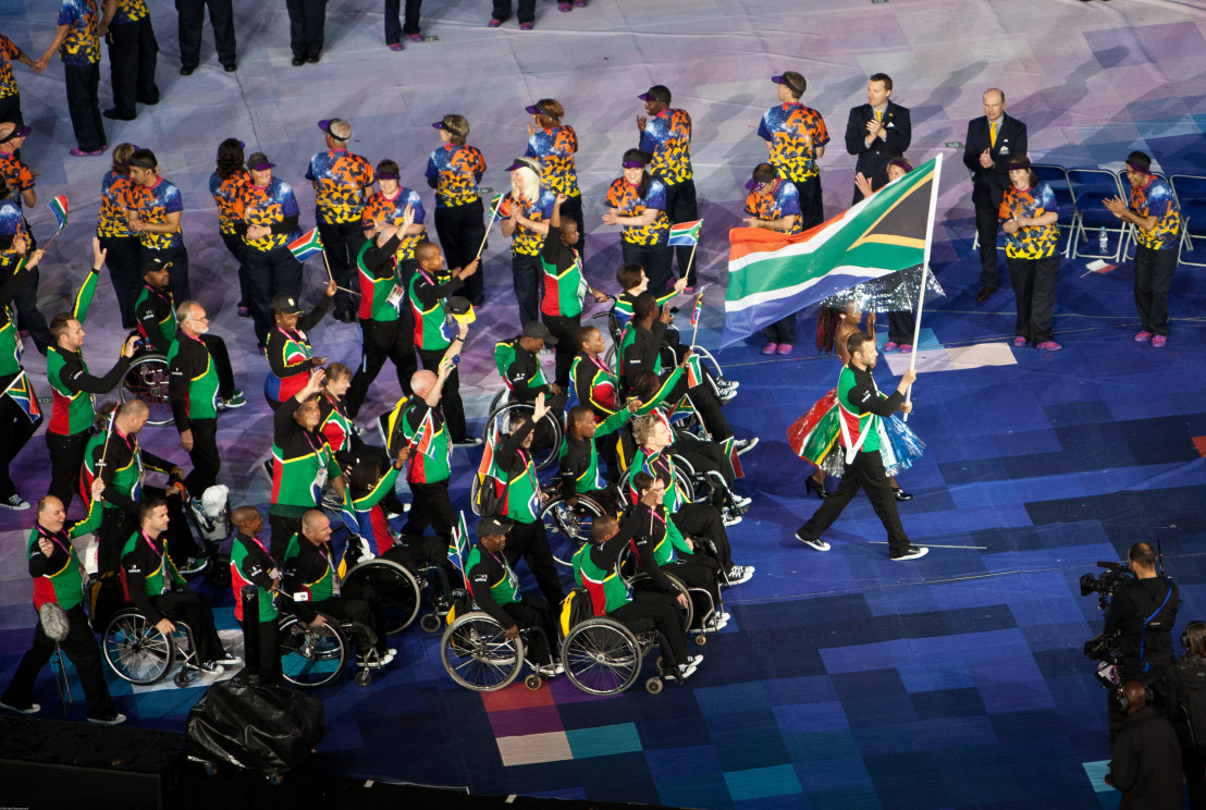  Oscar_Pistorius_leading_South_Africa's_Paralympic_Team_in_the_opening_ceremony_of_the_2012_Summer_Paralympics_in_London_-_20120829 (1) 