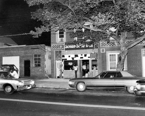  gettyimages-454142832-594x594 