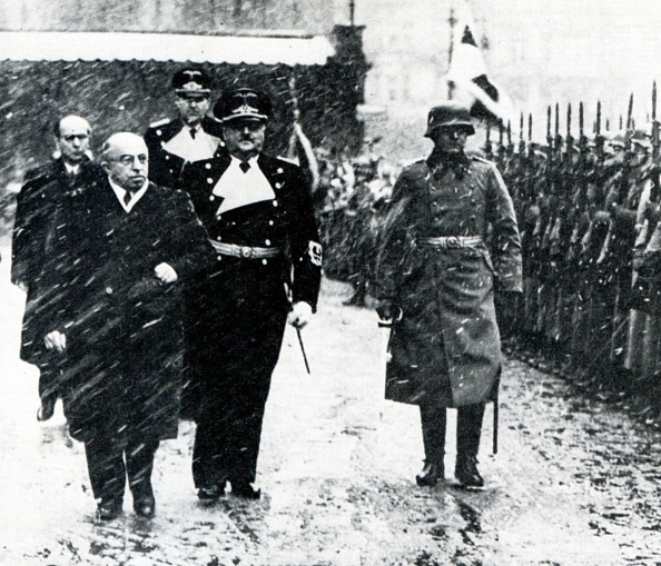  gettyimages-566467113-594x594 