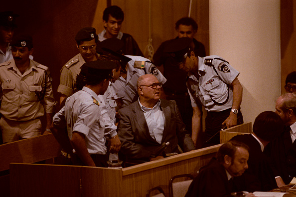  gettyimages-635938219-594x594 