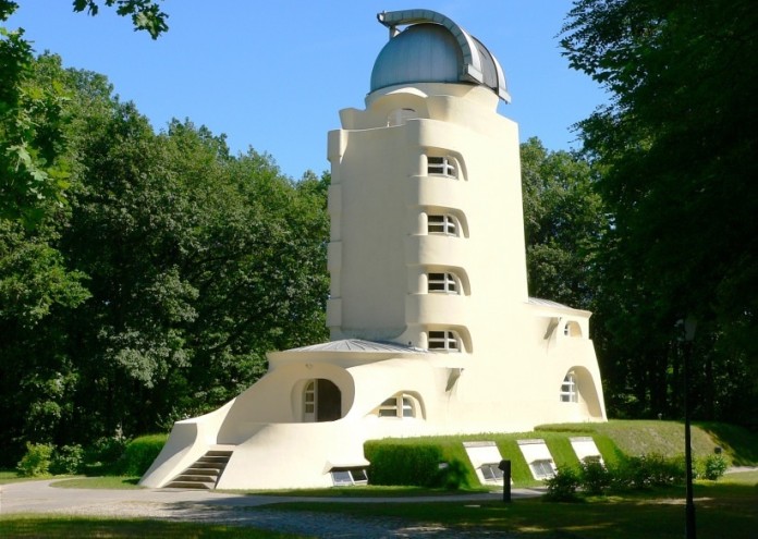 Кулата на Айнщайн е астрофизична обсерватория в научния парк на