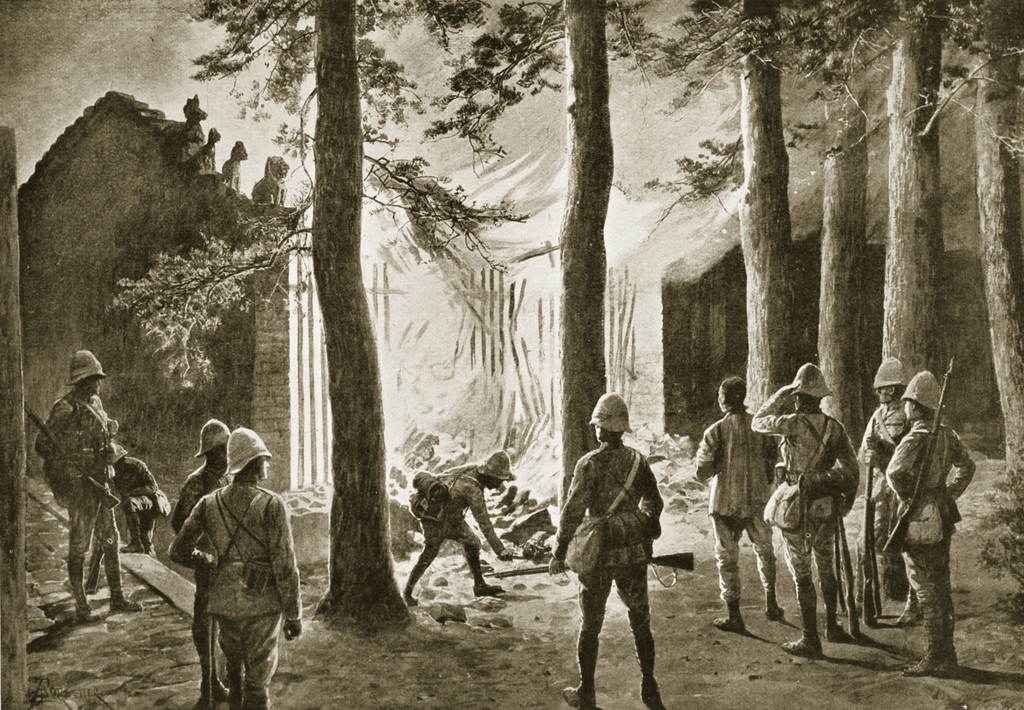  1900_China_war,_burning_of_the_Temple 