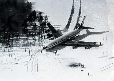  Korean_Air_Lines_902_on_land 