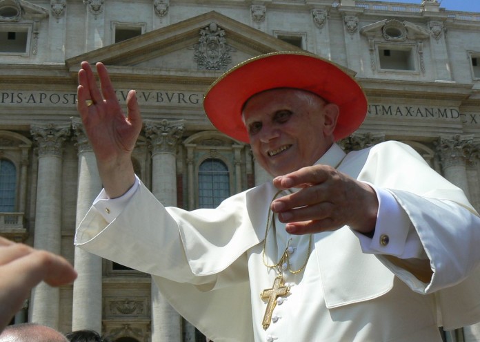 На 10 февруари 2013 г. Ватикана отбелязва един съвършен прецедент