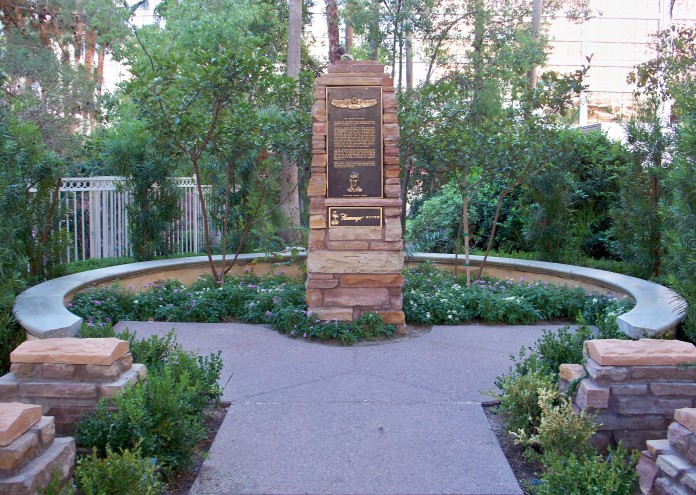  Bugsy_Siegel_Memorial_Flamingo_20121103 