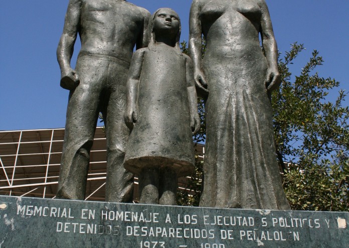 Memorial_DDHH_Chile_59_Plaza_Ictinos