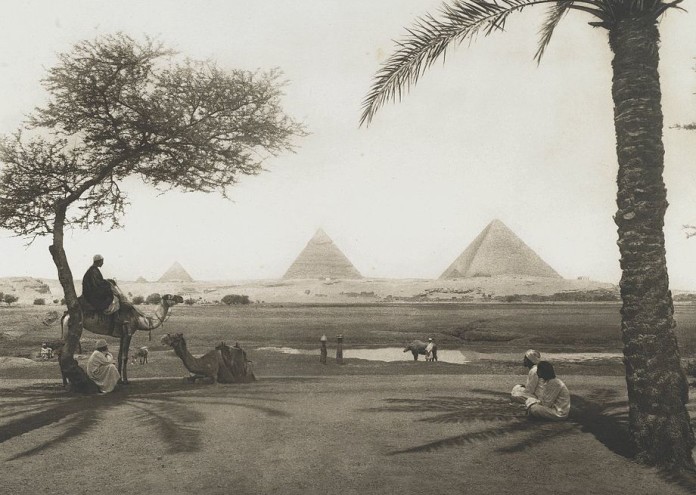 Египетските пирамиди в Гиза са сред най известните паметници в света