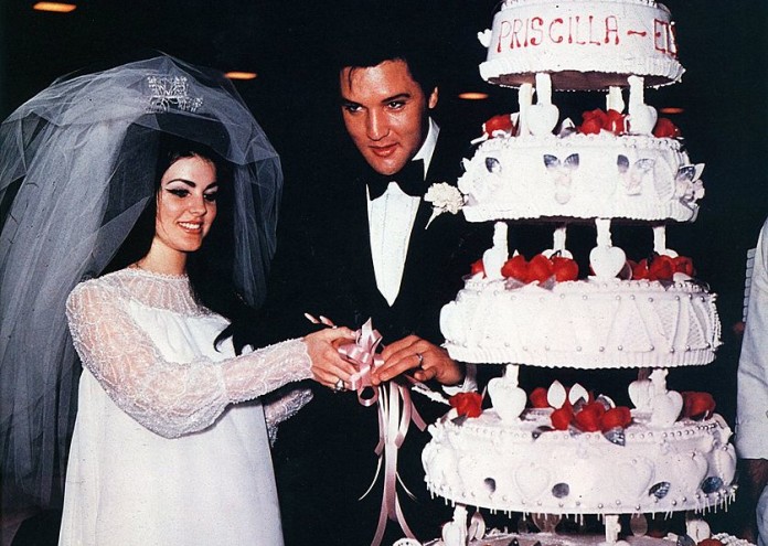  Photo of Priscilla PRESLEY and Elvis PRESLEY 