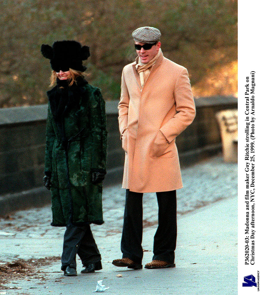  Madonna And Film Maker Guy Ritchie Strolling In Central Park On Christmas Day Afternoon 