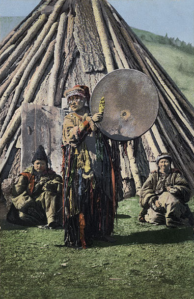  SB_-_Altay_shaman_with_drum 