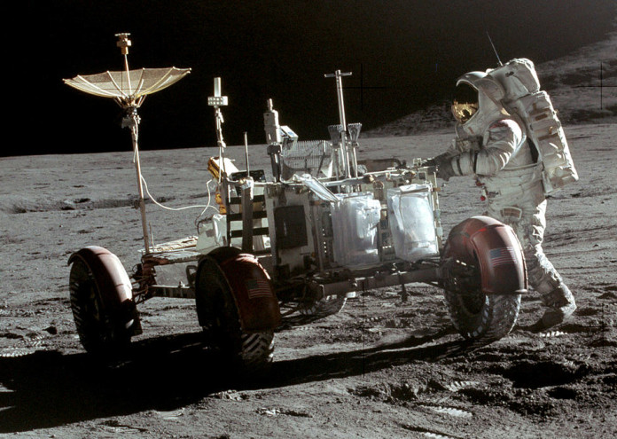 Когато астронавтите от Аполо 14 кацат на Луната за трети