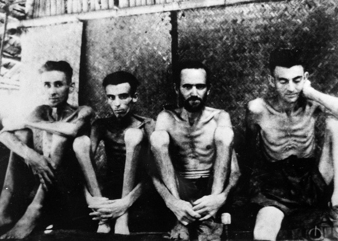  1280px-Prisoners_in_Changi_Jail,_Singapore._Wellcome_L0025435 