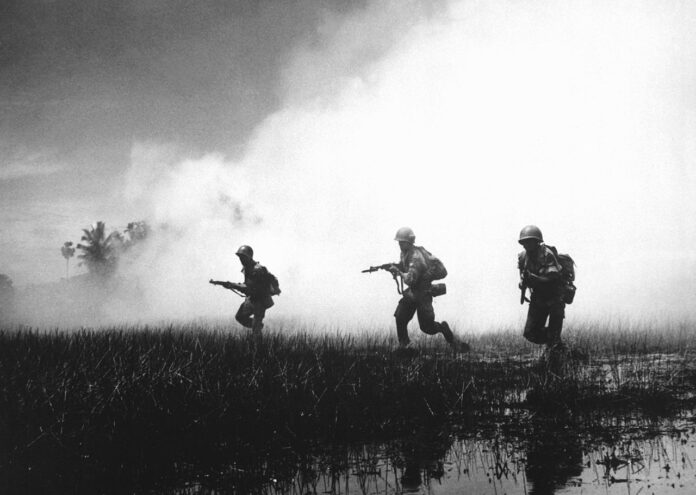 Официалната дата на началото на войната във Виетнам варира в