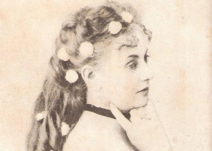 Елайза Алис Линч е родена на 19 ноември 1833 година