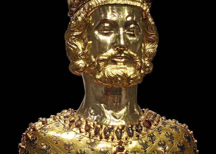 Още от Античността короната е символ на властта Лавров венец