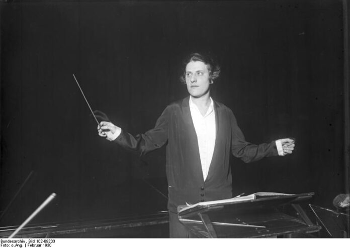 Антония Брико – дирегентът който през 30 е години ръководи свои
