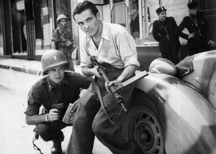 През август 1944 г майор Питър Ж Ортис и петима