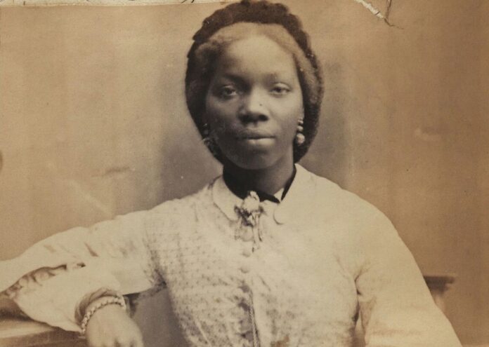 През 1850 година младо момиче от Западна Африка се запознава
