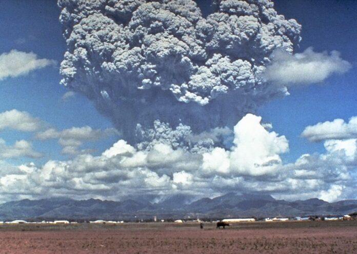 Според различни изследвания, внезапното избухването на вулкана Пинатубо може да