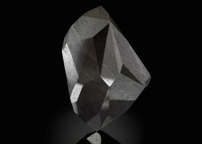 Единствен по рода си черен диамант наречен Енигма ще излезе