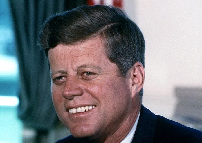 През май 1961 г президентът Джон Ф Кенеди пътува за