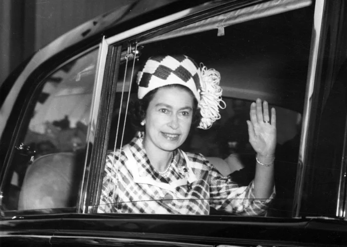 Статистика показва че кралица Елизабет II е най дълго управлявалият монарх