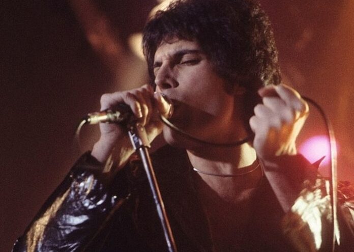 Една от най-хитовите песни на Queen от 80-те години възниква