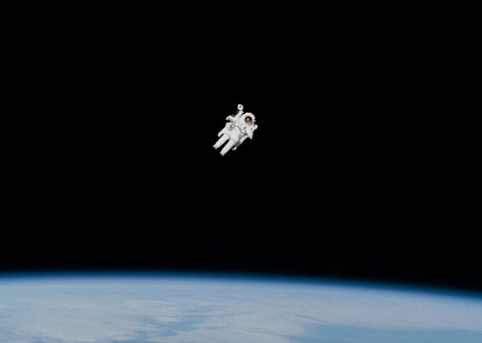 Пътуването в космоса е едно от най яките неща които повечето