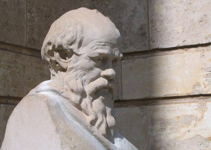 През 399 г пр Хр Сократ е екзекутиран за своите