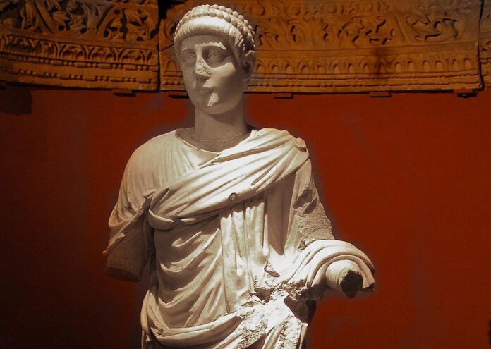 Обикновено животът на римските императори се свързва с битки, славни
