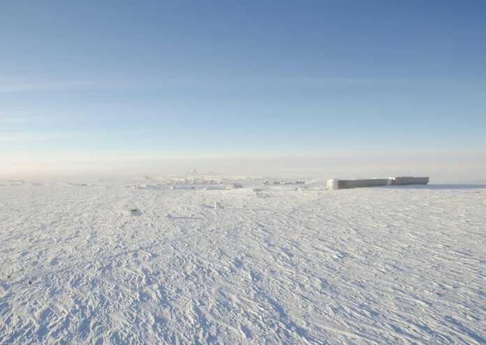Въпреки ниските си температури Антарктида е пустиня тъй като в