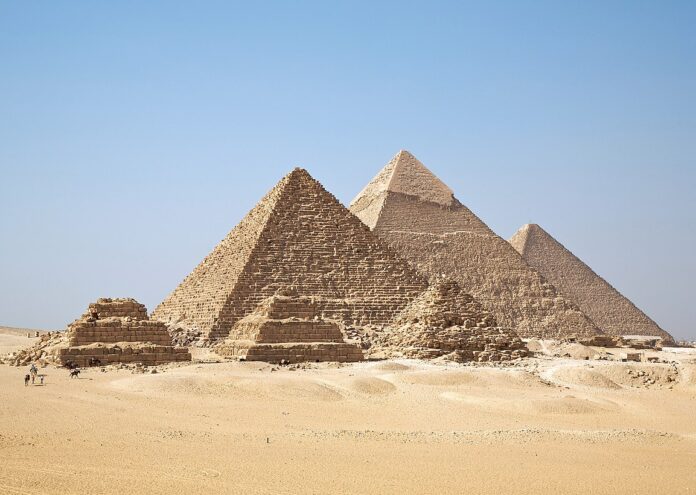 Защо десетки от древните египетски пирамиди се намират в една