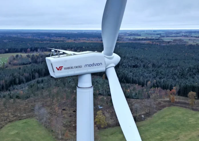 Най-високата дървена вятърна турбина в света започна да се върти